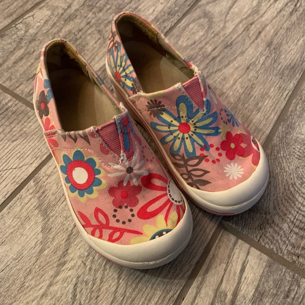 Girls DANSKO slip resistant canvas clogs